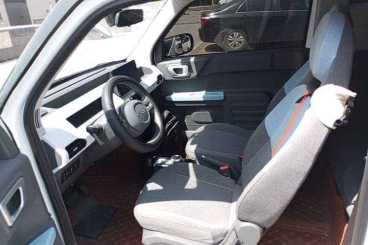 Used Geely Galaxy Panda 2024 Panda Mini 200km Endurance Bear Left Front Seat