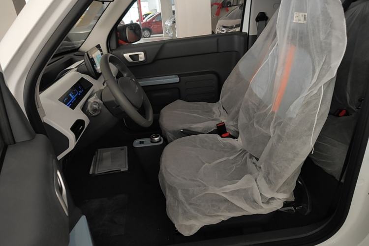 Used Geely Galaxy Panda 2024 Panda Mini 200km Endurance Bear Left Front Seat