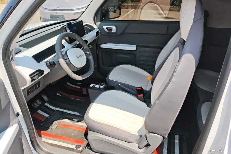 Used Geely Galaxy Panda 2024 200km Panda Kart Left Front Seat