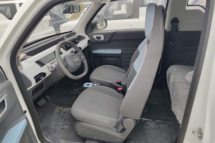 Used Geely Galaxy Panda 2024 Panda Mini 200km Endurance Bear Left Front Seat
