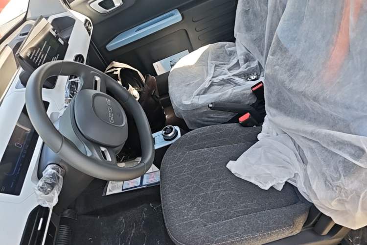 Used Geely Galaxy Panda 2024 Panda Mini 200km Endurance Bear Left Front Seat