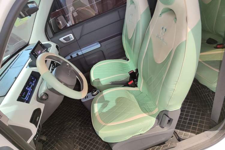 Used Geely Galaxy Panda 2024 Panda Mini 200km Endurance Bear Left Front Seat