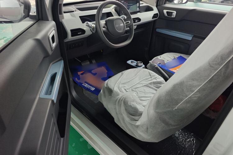 Used Geely Galaxy Panda 2024 Panda Mini 200km Endurance Bear Left Front Seat