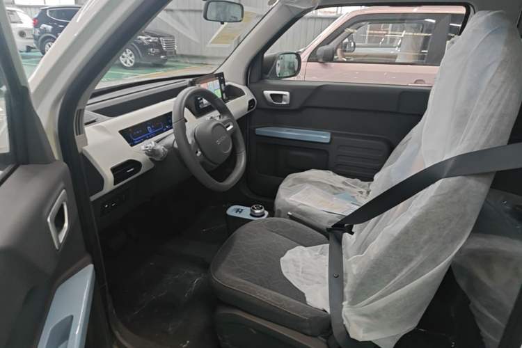 Used Geely Galaxy Panda 2024 Panda Mini 200km Longteng PRO Edition Left Front Seat