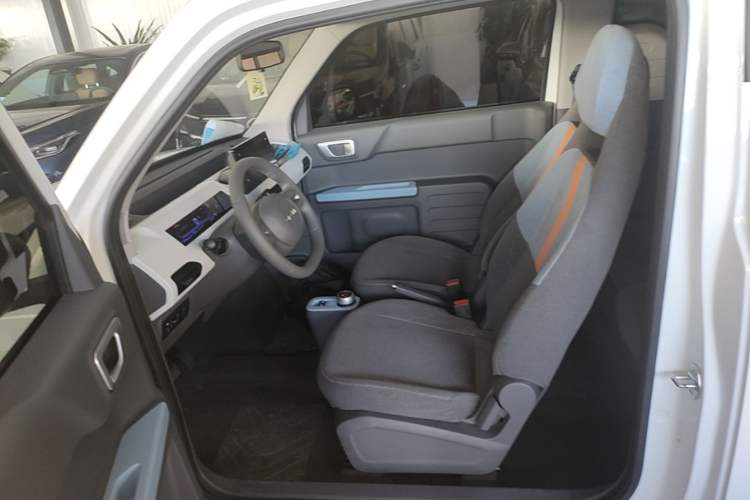 Used Geely Galaxy Panda 2024 Panda Mini 200km Endurance Bear Left Front Seat