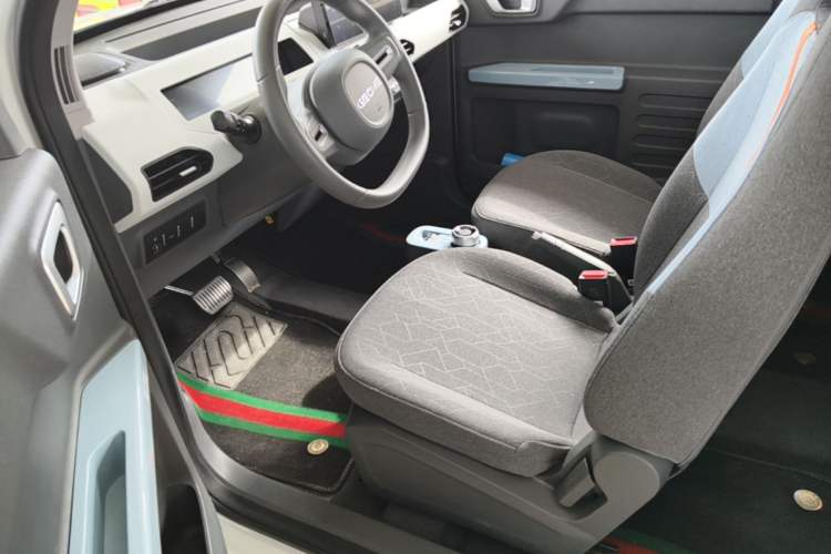 Used Geely Galaxy Panda 2024 Panda Mini 200km Endurance Bear Left Front Seat