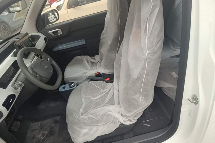 Used Geely Galaxy Panda 2024 Panda Mini 200km Endurance Bear Left Front Seat