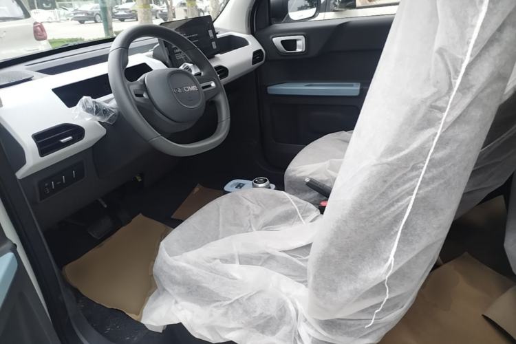 Used Geely Galaxy Panda 2024 Panda Mini 200km Endurance Bear Left Front Seat
