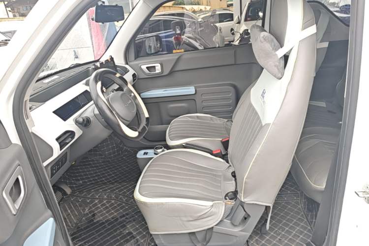 Used Geely Galaxy Panda 2024 Panda Mini 200km Endurance Bear Left Front Seat