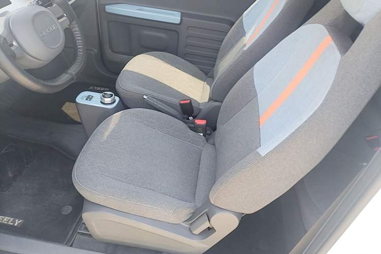 Used Geely Galaxy Panda 2024 Panda Mini 200km Endurance Bear Left Front Seat