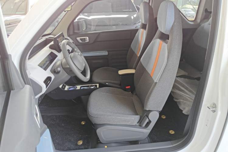 Used Geely Galaxy Panda 2024 Panda Mini 200km Endurance Bear Left Front Seat
