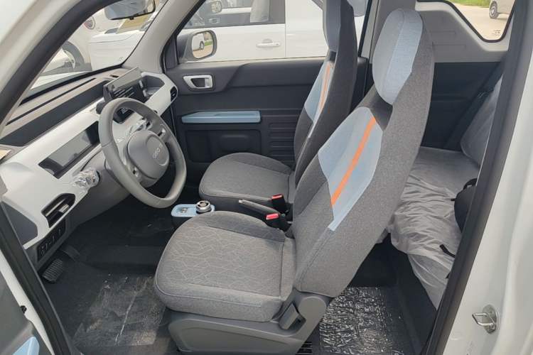 Used Geely Galaxy Panda 2024 Panda Mini 200km Endurance Bear Left Front Seat