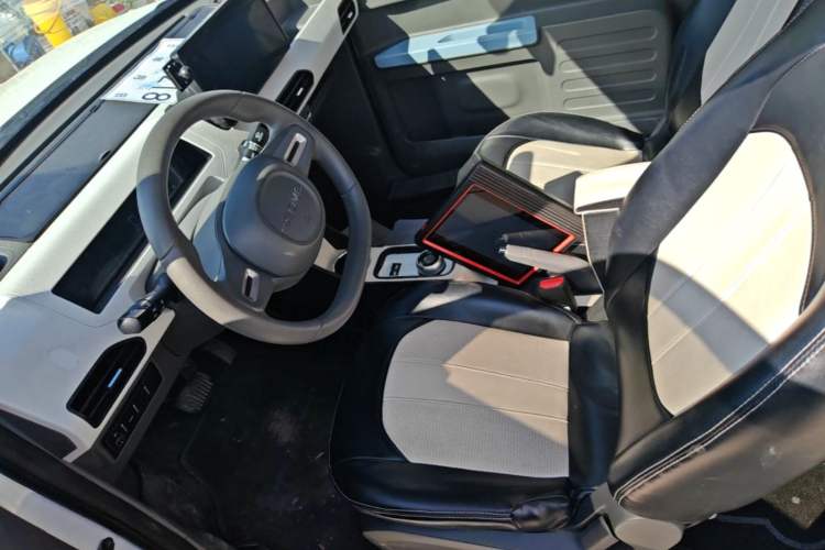 Used Geely Galaxy Panda 2024 Panda Mini 200km Endurance Bear Left Front Seat