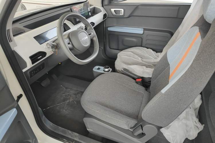 Used Geely Galaxy Panda 2024 Panda Mini 200km Endurance Bear Left Front Seat