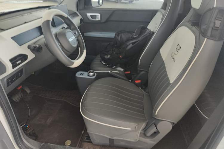 Used Geely Galaxy Panda 2024 Panda Mini 200km Endurance Bear Left Front Seat