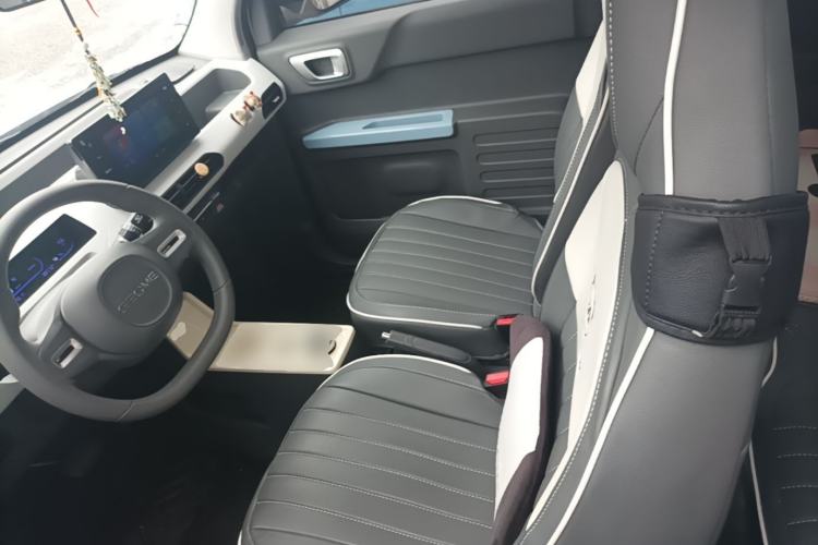 Used Geely Galaxy Panda 2024 Panda Mini 200km Endurance Bear Left Front Seat