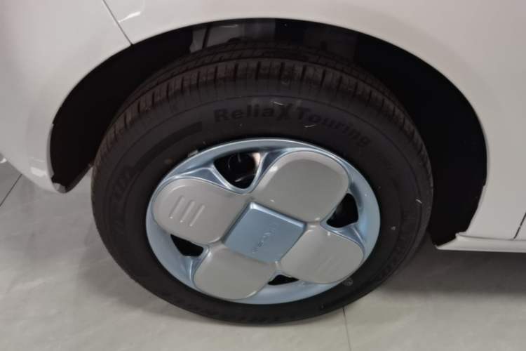Used Geely Galaxy Panda 2024 Panda Mini 200km Endurance Bear Left Front Wheel Hub