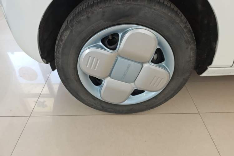 Used Geely Galaxy Panda 2024 Panda Mini 200km Endurance Bear Left Front Wheel Hub