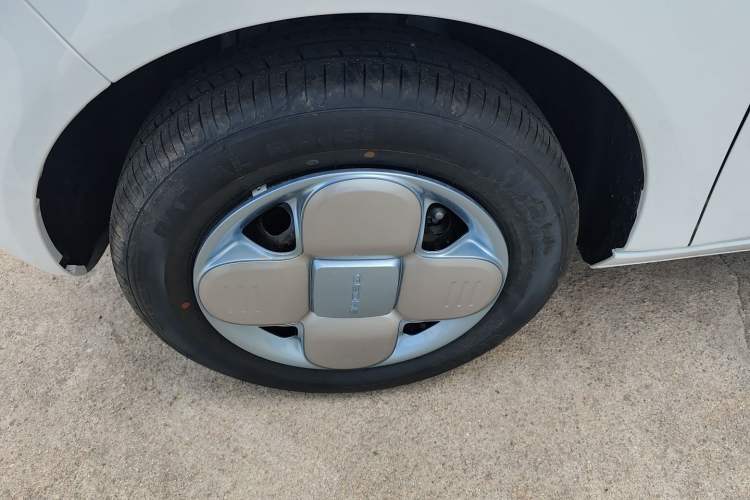 Used Geely Galaxy Panda 2024 Panda Mini 200km Endurance Bear Left Front Wheel Hub