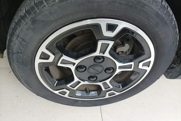 Used Geely Galaxy Panda 2024 200km Panda Rider Left Front Wheel Hub