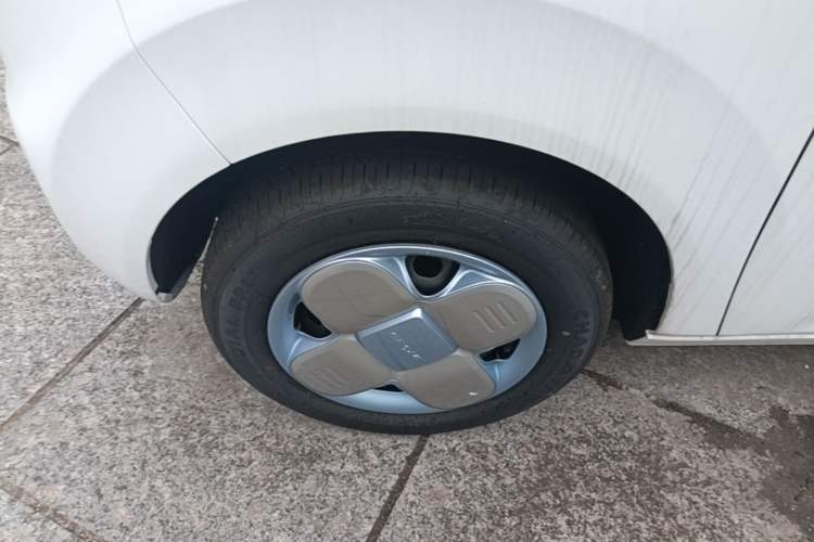 Used Geely Galaxy Panda 2024 Panda Mini 200km Endurance Bear Left Front Wheel Hub