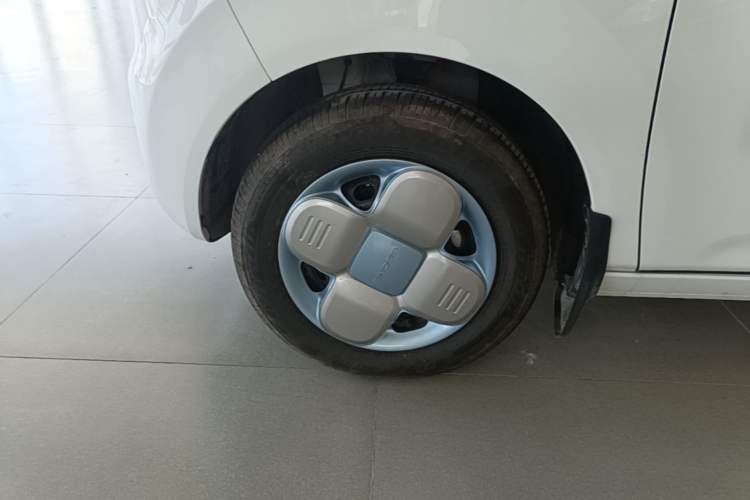 Used Geely Galaxy Panda 2024 Panda Mini 200km Endurance Bear Left Front Wheel Hub