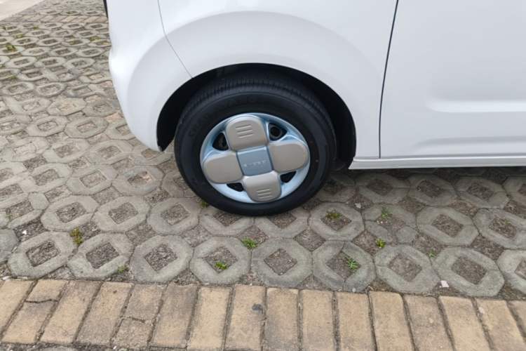 Used Geely Galaxy Panda 2024 Panda Mini 200km Endurance Bear Left Front Wheel Hub