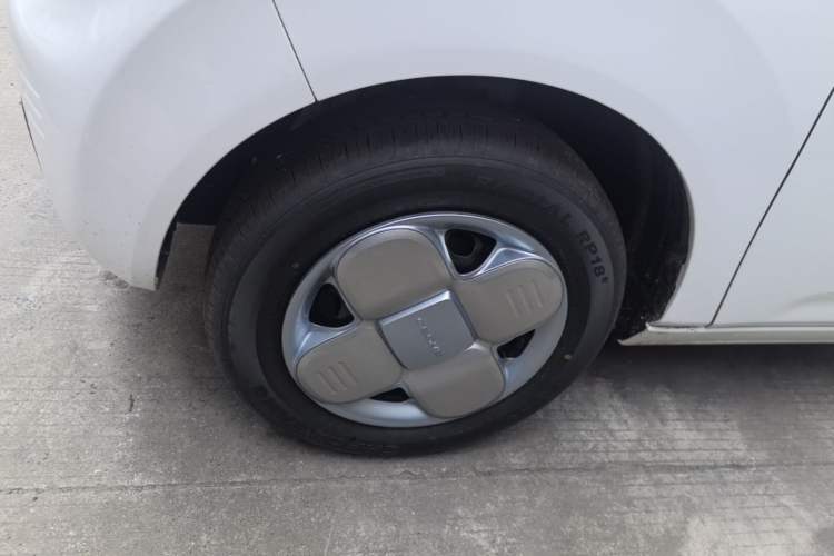 Used Geely Galaxy Panda 2024 Panda Mini 200km Endurance Bear Left Front Wheel Hub