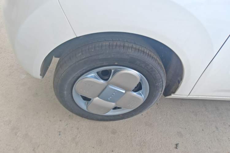 Used Geely Galaxy Panda 2024 Panda Mini 200km Endurance Bear Left Front Wheel Hub