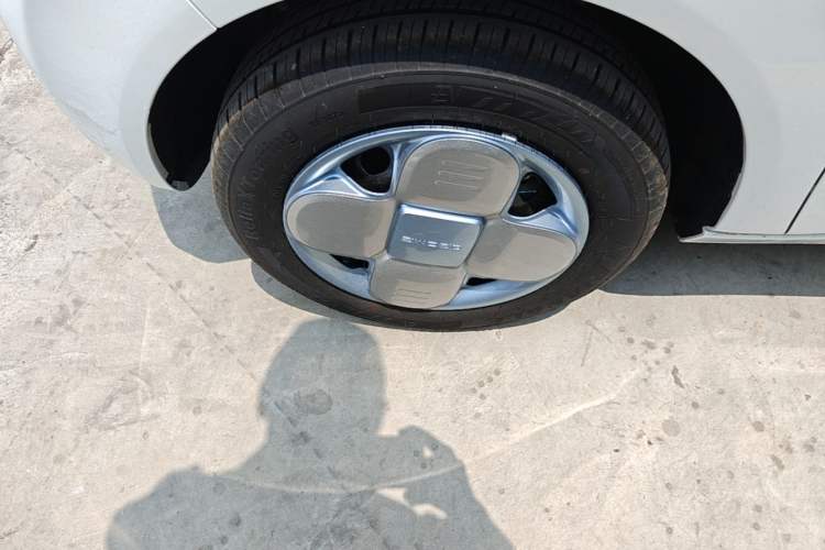 Used Geely Galaxy Panda 2024 Panda Mini 200km Endurance Bear Left Front Wheel Hub