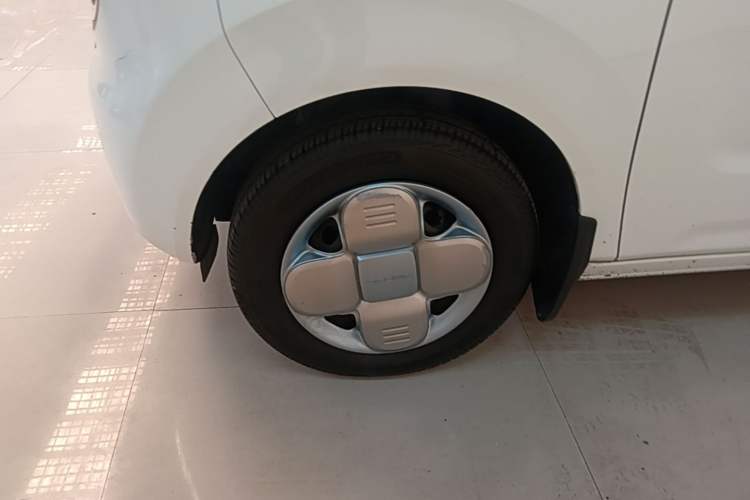 Used Geely Galaxy Panda 2024 Panda Mini 200km Endurance Bear Left Front Wheel Hub