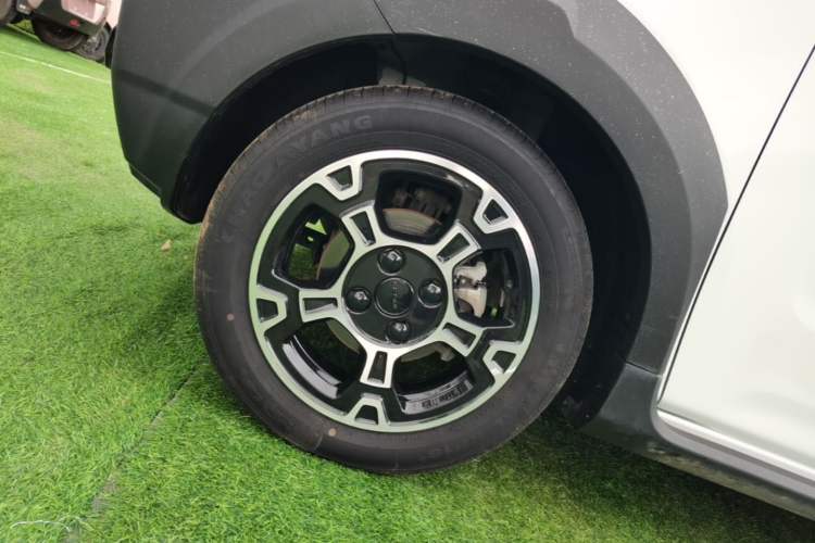 Used Geely Galaxy Panda 2024 200km Panda Rider Left Front Wheel Hub