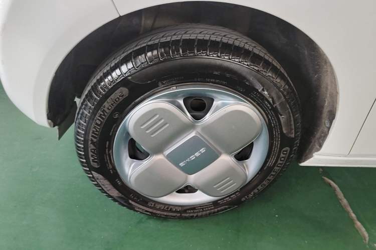 Used Geely Galaxy Panda 2024 Panda Mini 200km Endurance Bear Left Front Wheel Hub