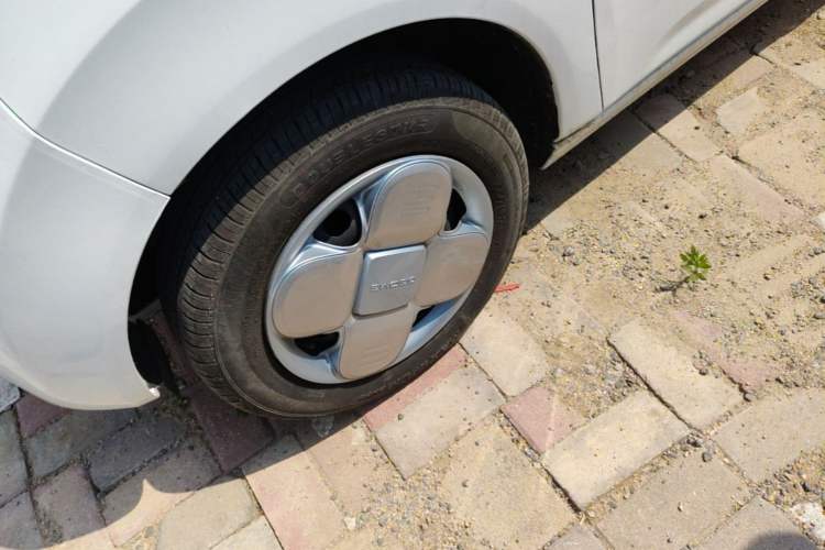 Used Geely Galaxy Panda 2024 Panda Mini 200km Longteng PRO Edition Left Front Wheel Hub