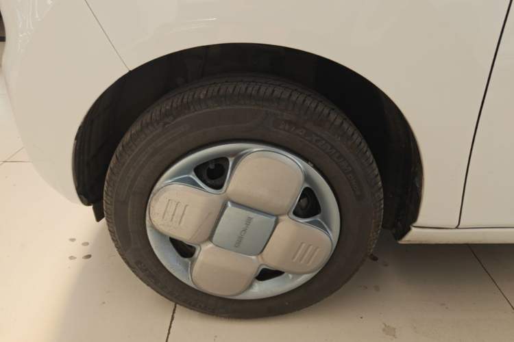 Used Geely Galaxy Panda 2024 Panda Mini 200km Endurance Bear Left Front Wheel Hub