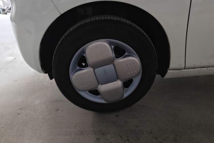 Used Geely Galaxy Panda 2024 Panda Mini 200km Endurance Bear Left Front Wheel Hub