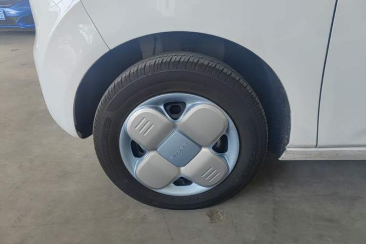 Used Geely Galaxy Panda 2024 Panda Mini 200km Endurance Bear Left Front Wheel Hub