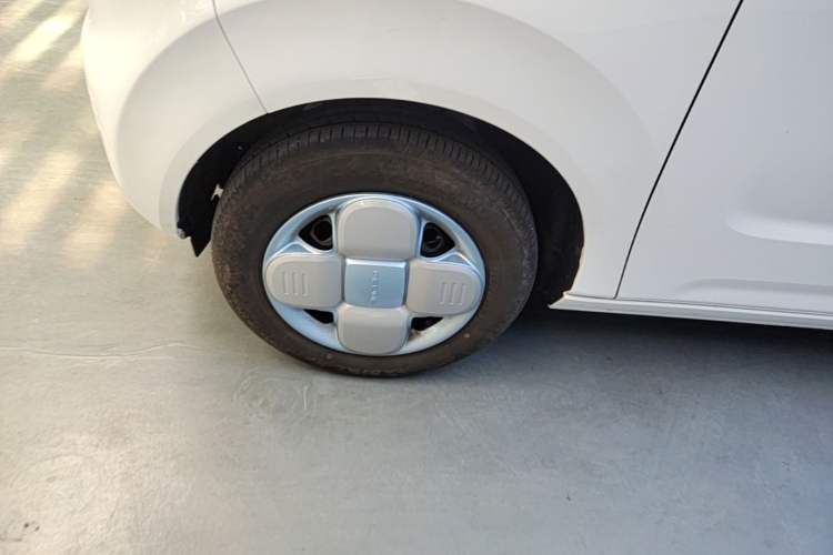Used Geely Galaxy Panda 2024 Panda Mini 200km Endurance Bear Left Front Wheel Hub
