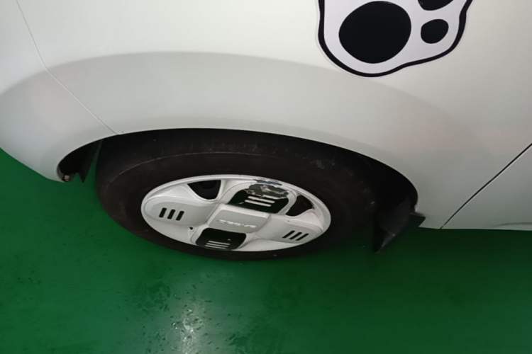 Used Geely Galaxy Panda 2024 Facelifted Panda Mini 200km Dragon Edition Left Front Wheel Hub
