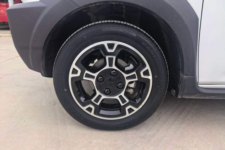 Used Geely Galaxy Panda 2024 200km Panda Rider Left Front Wheel Hub
