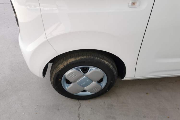 Used Geely Galaxy Panda 2024 Panda Mini 200km Endurance Bear Left Front Wheel Hub