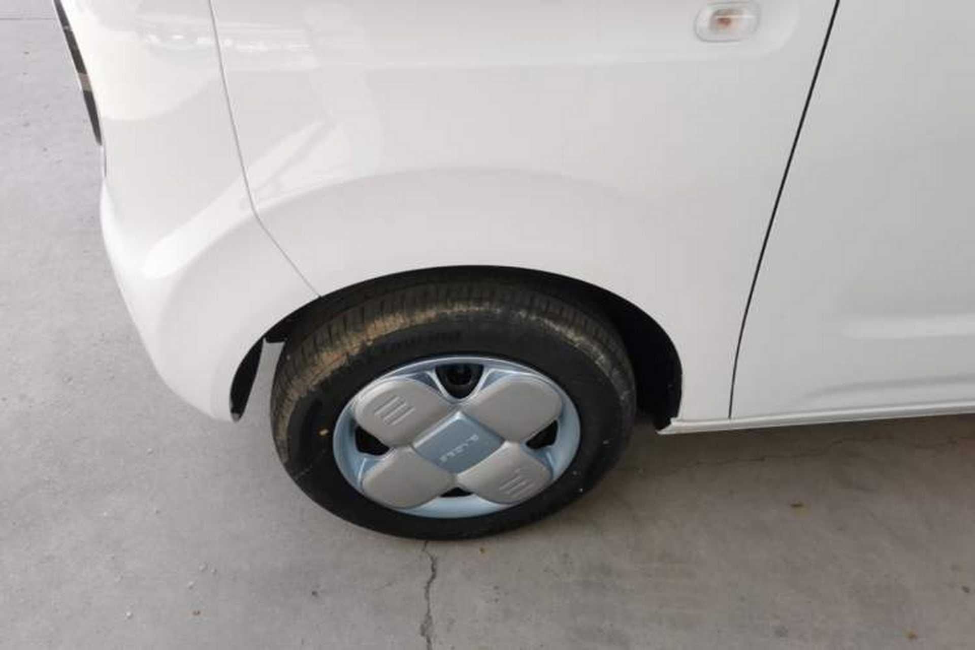Used Geely Galaxy Panda 2024 Panda Mini 200km Endurance Bear Left Front Wheel Hub