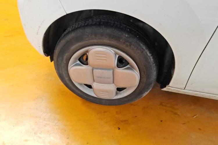 Used Geely Galaxy Panda 2024 Facelifted Panda Mini 200km Dragon Edition Left Front Wheel Hub