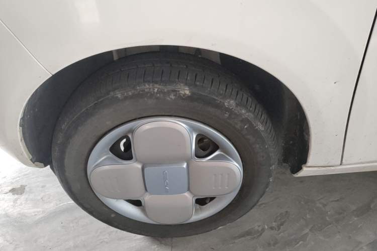 Used Geely Galaxy Panda 2024 Panda Mini 200km Endurance Bear Left Front Wheel Hub