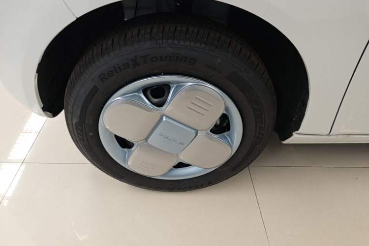 Used Geely Galaxy Panda 2024 Panda Mini 200km Endurance Bear Left Front Wheel Hub
