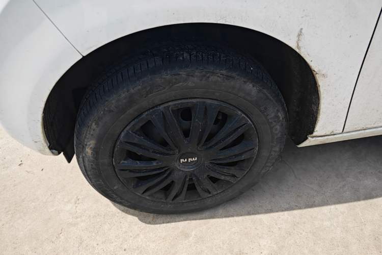 Used Geely Galaxy Panda 2024 Panda Mini 200km Endurance Bear Left Front Wheel Hub