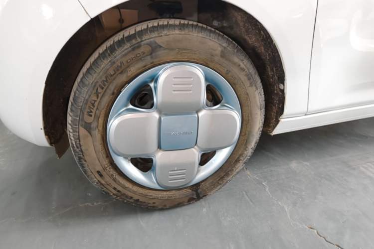 Used Geely Galaxy Panda 2024 Panda Mini 200km Endurance Bear Left Front Wheel Hub