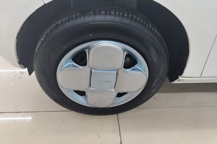 Used Geely Galaxy Panda 2024 Panda Mini 200km Endurance Bear Left Front Wheel Hub