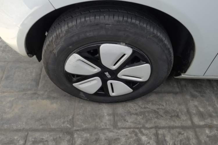 Used Geely Galaxy Panda 2024 Panda Mini 200km Endurance Bear Left Front Wheel Hub