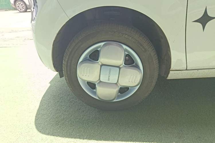 Used Geely Galaxy Panda 2024 Panda Mini 200km Longteng PRO Edition Left Front Wheel Hub